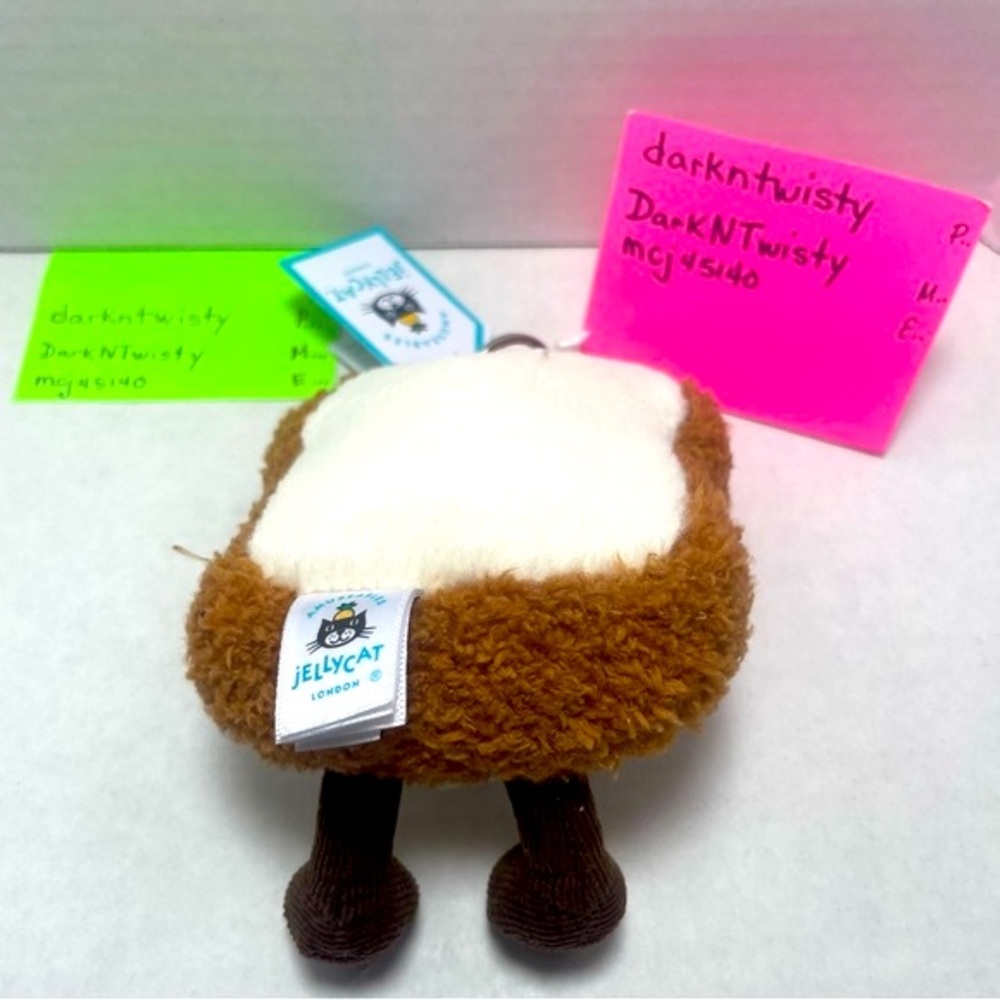 VERY LAST ONE! BNWT JELLYCAT AMUSEABLE TOAST BAG CHARM KEY CHAIN - Picture 8 of 12